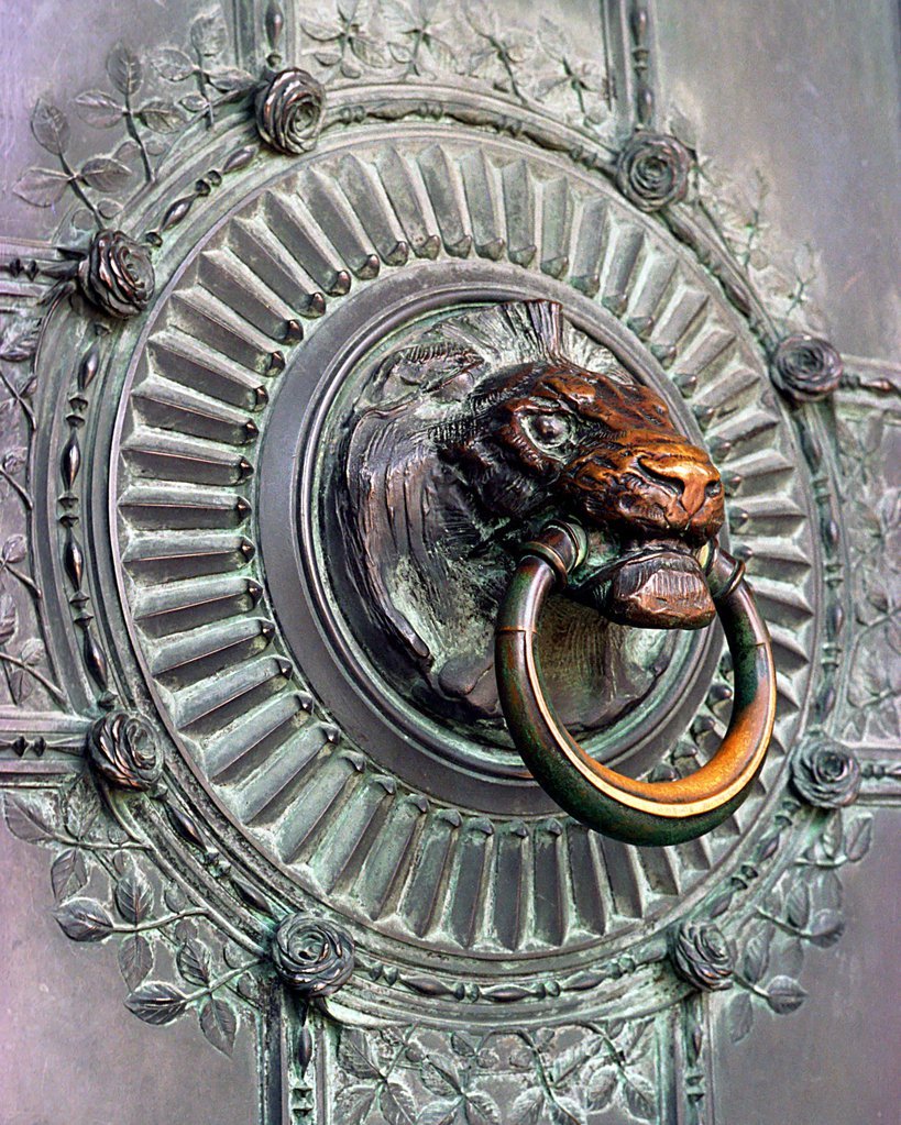 Knocker