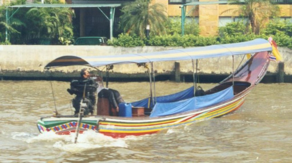 Long Tail Boat
