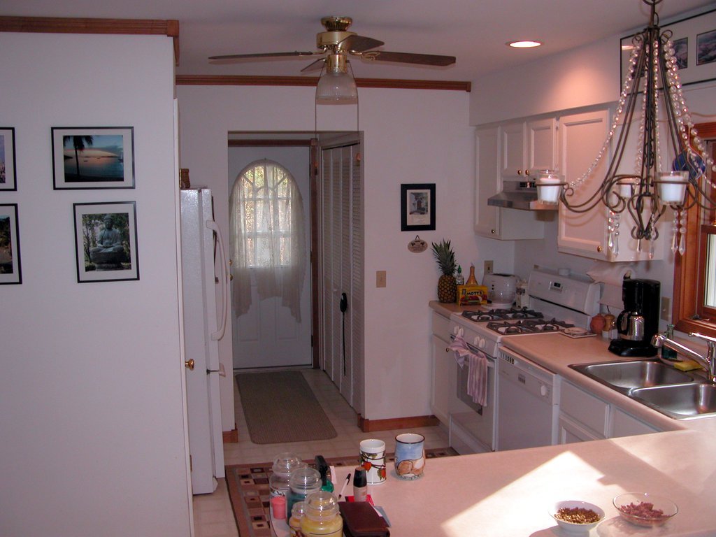 Kitchen (before)