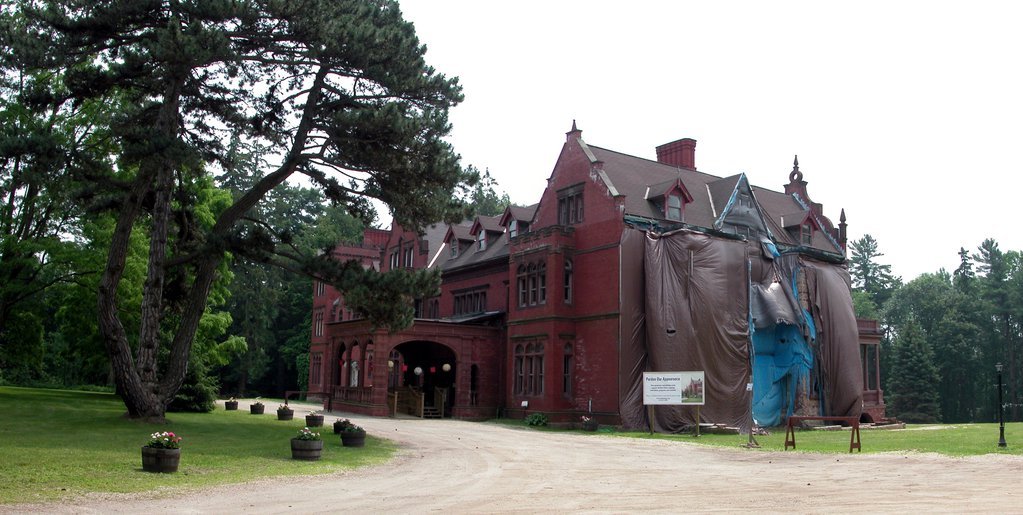 Ventfort Hall (Front)
