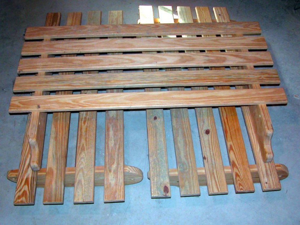 TAKEN: Wooden futon frame