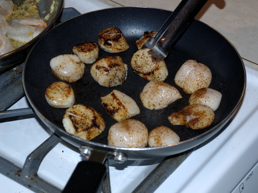 Blackened scallops (third course)