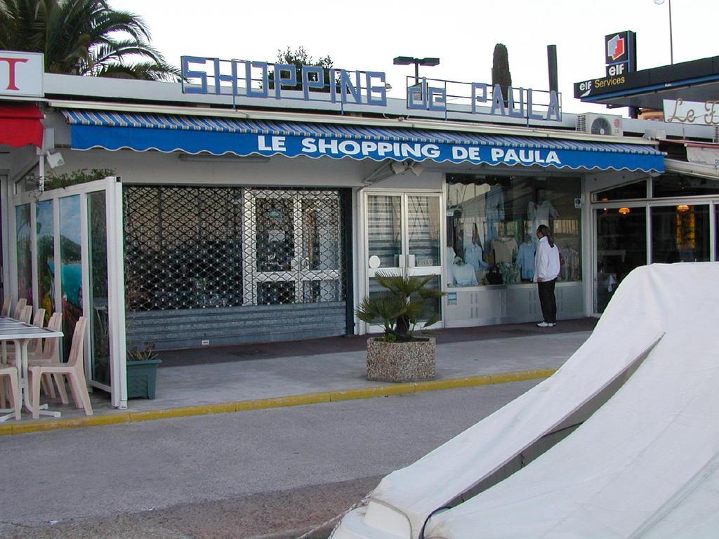 Storefront in Mandelieu la Napoule