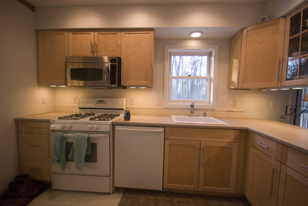 Kitchen tile: before Kitchen tile: before