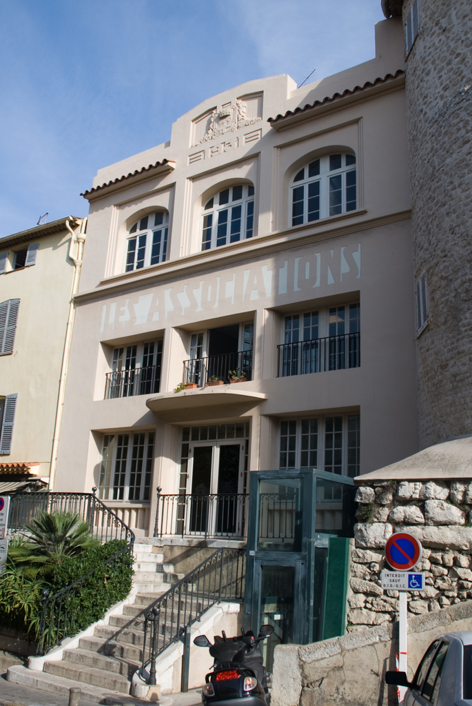 Les Associations