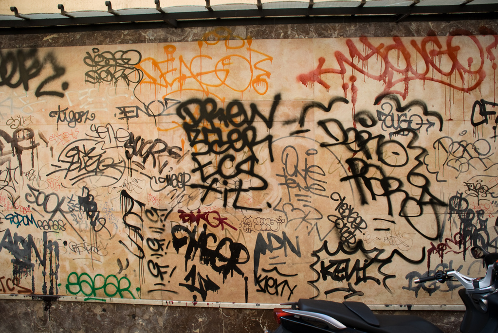 Antibes graffiti