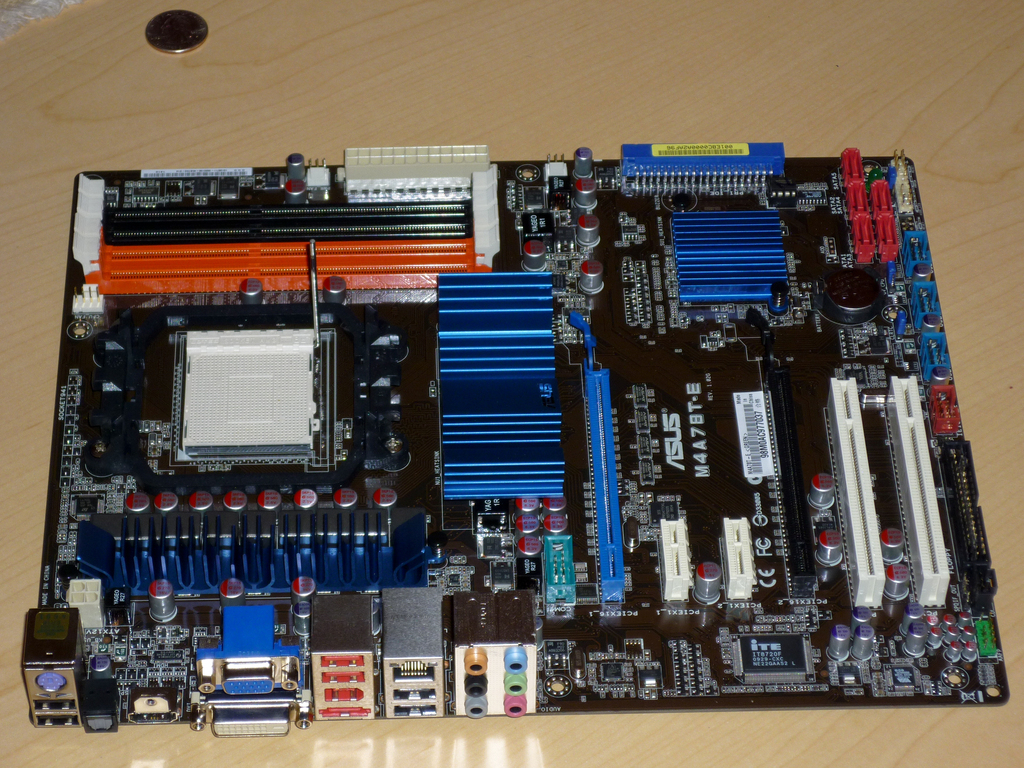 ASUS M4A78T-E Motherboard