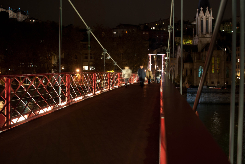 Pedestrian bridge