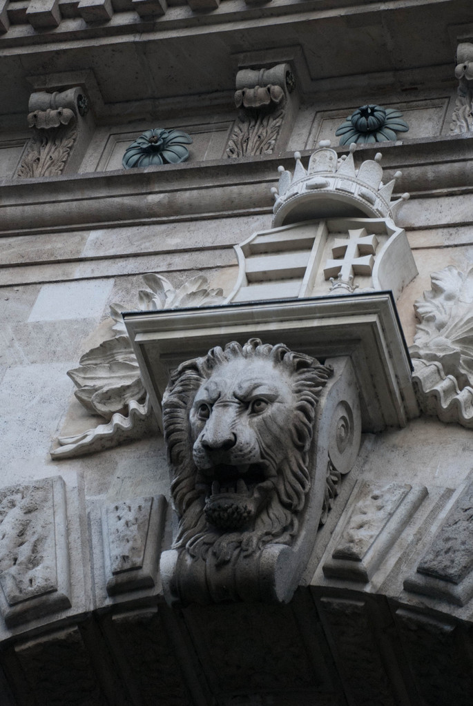 Bridge lion