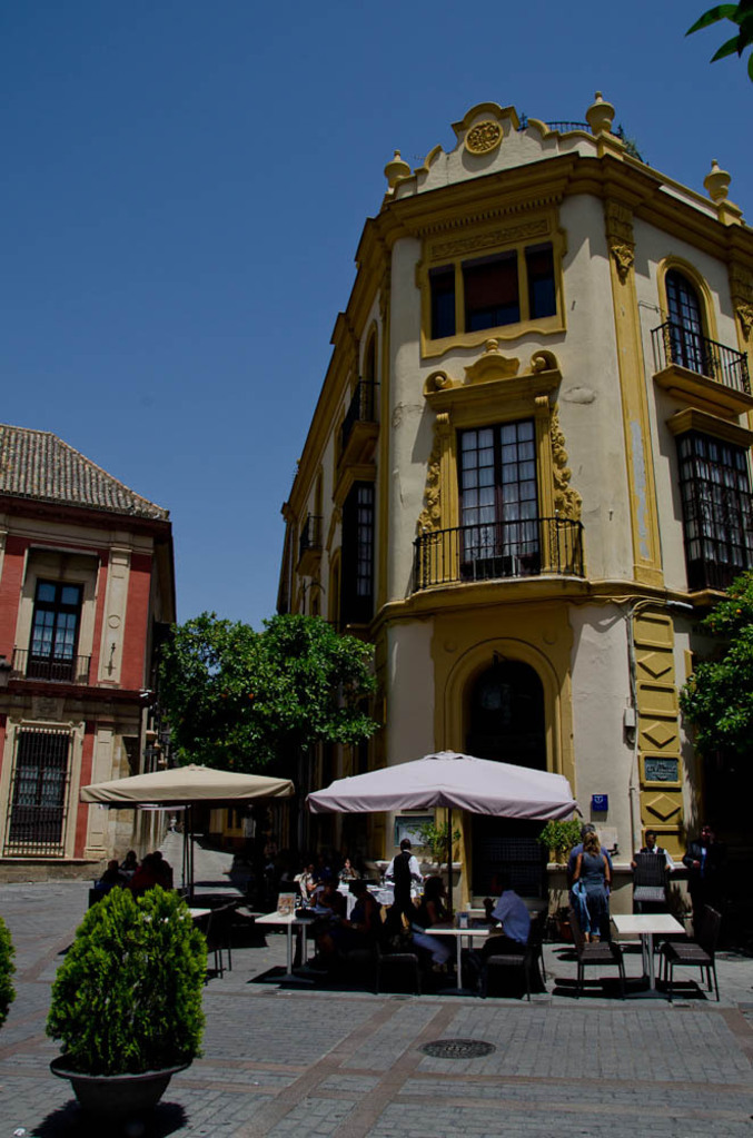 Restaurant in Plaza del Triunfo