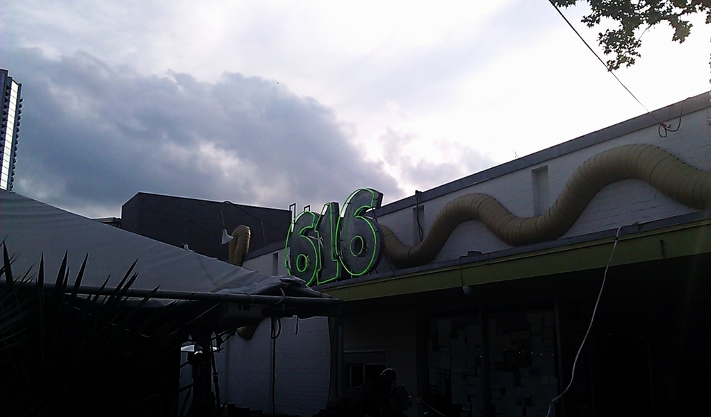 616