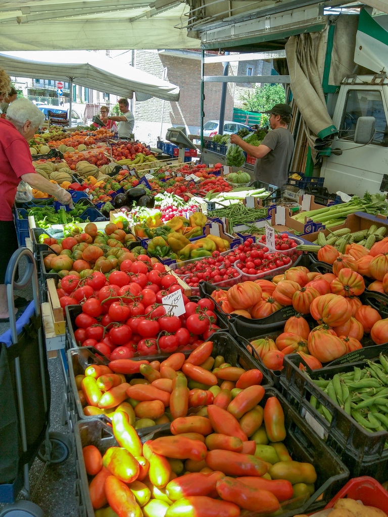 Chiusi market