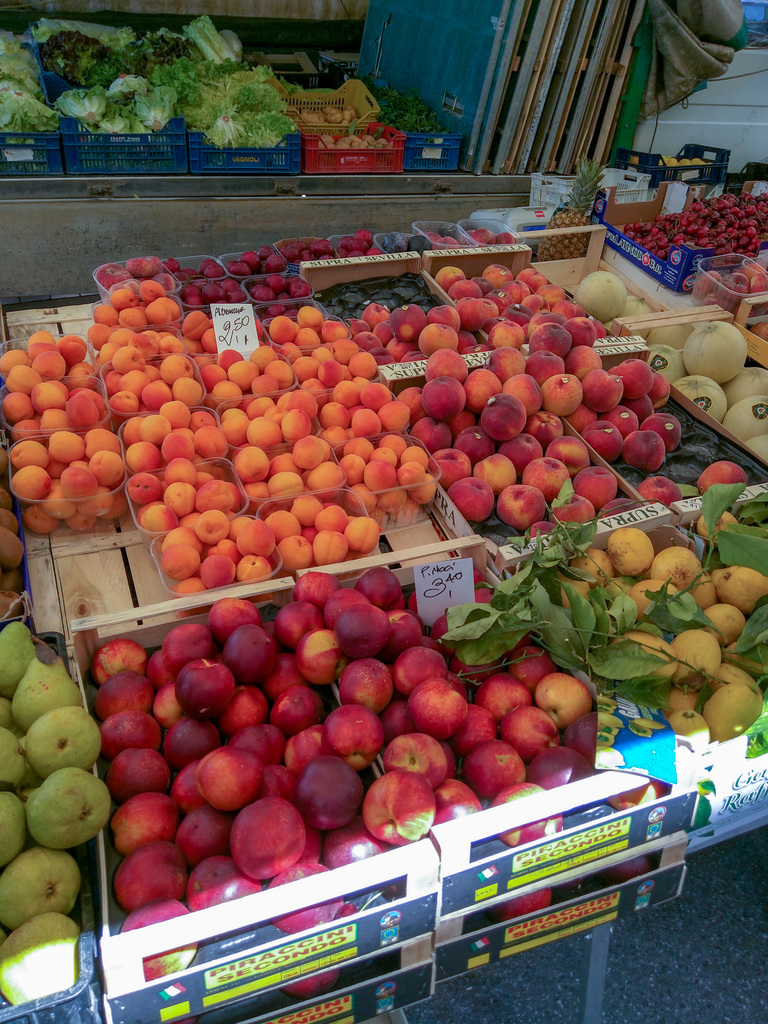 Chiusi market