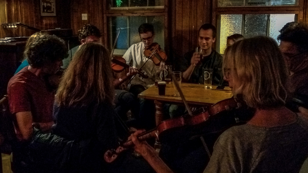 Pub music